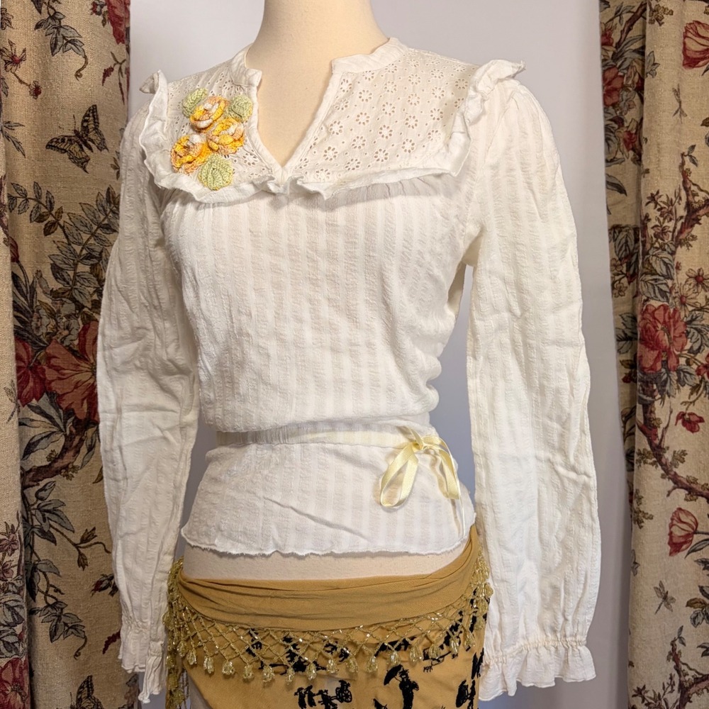 Free People White Eyelet Crochet Floral Ruffle Blouse Top Size 8 Cottagecore